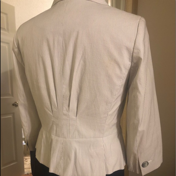 Cropped jacket - Picture 2 of 4